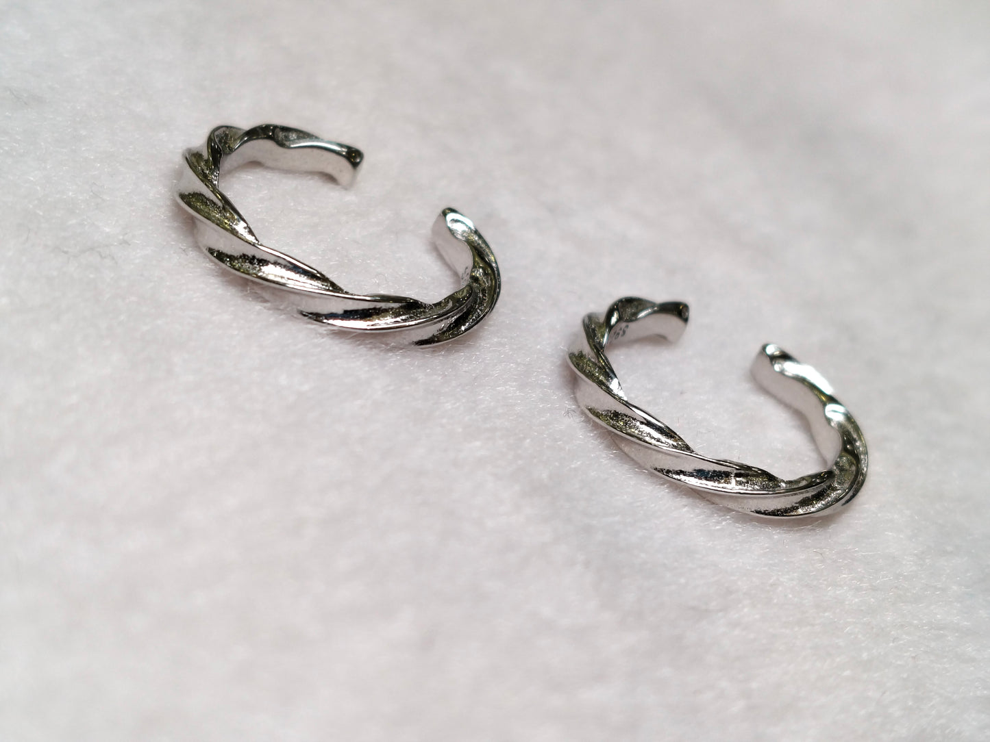 Luxury Finish Adjustable Silver Toe Ring