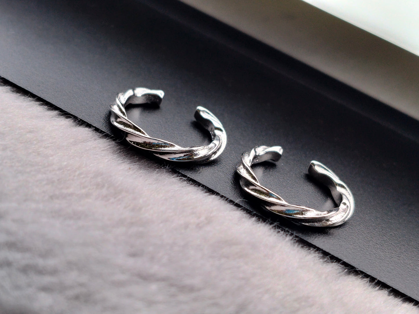 Luxury Finish Adjustable Silver Toe Ring