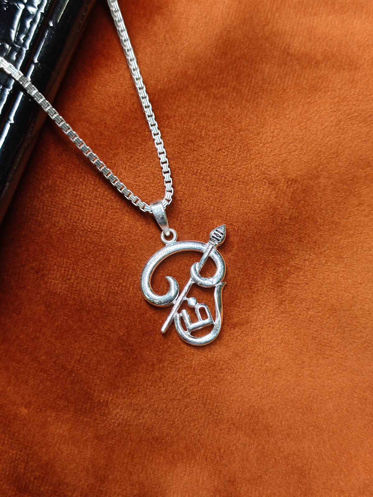 92.5 Silver Tamil Om Vel Pendant | ZORKI