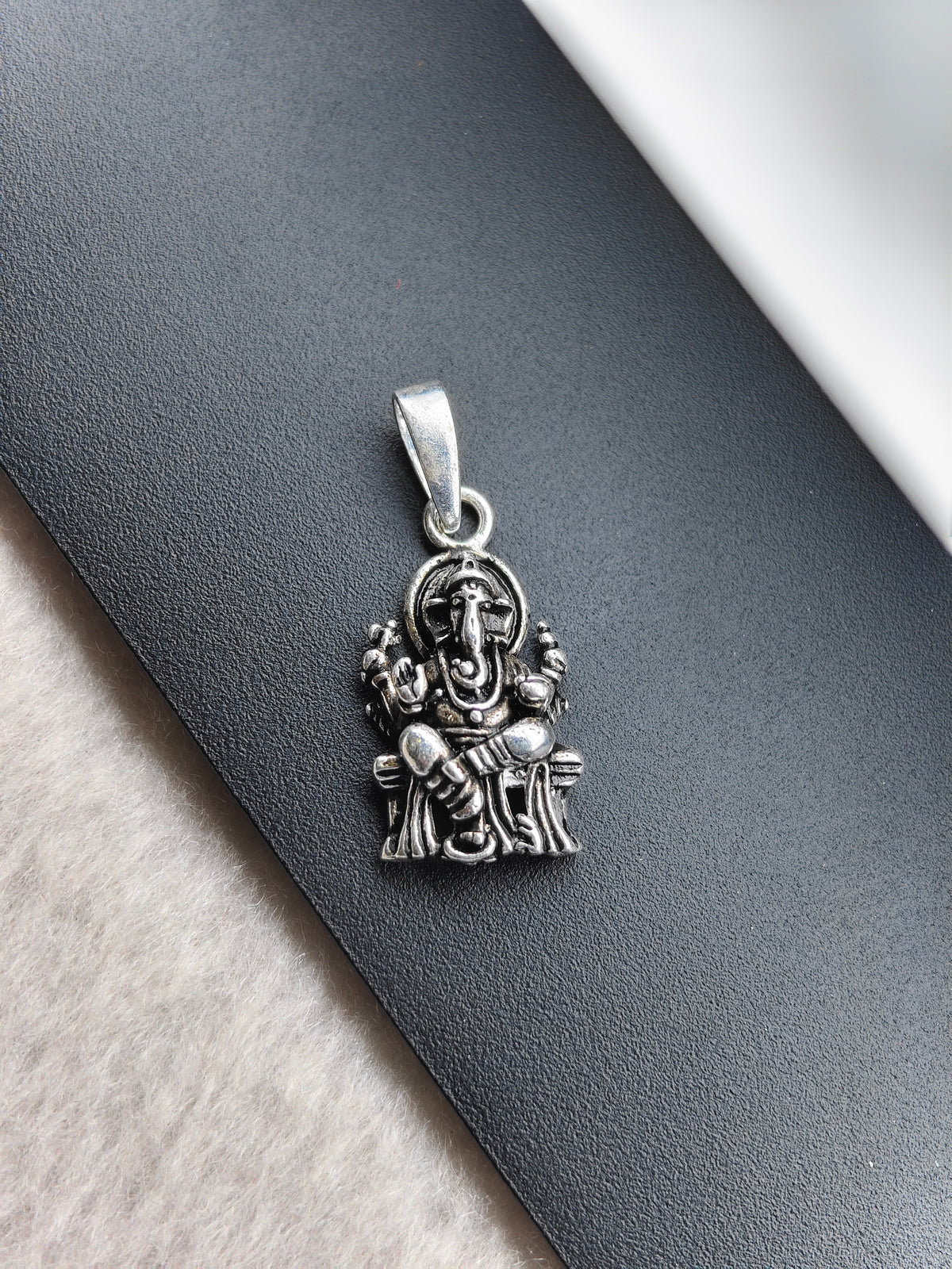92.5 Silver Vinayagar Ganesh Dollar | ZORKI
