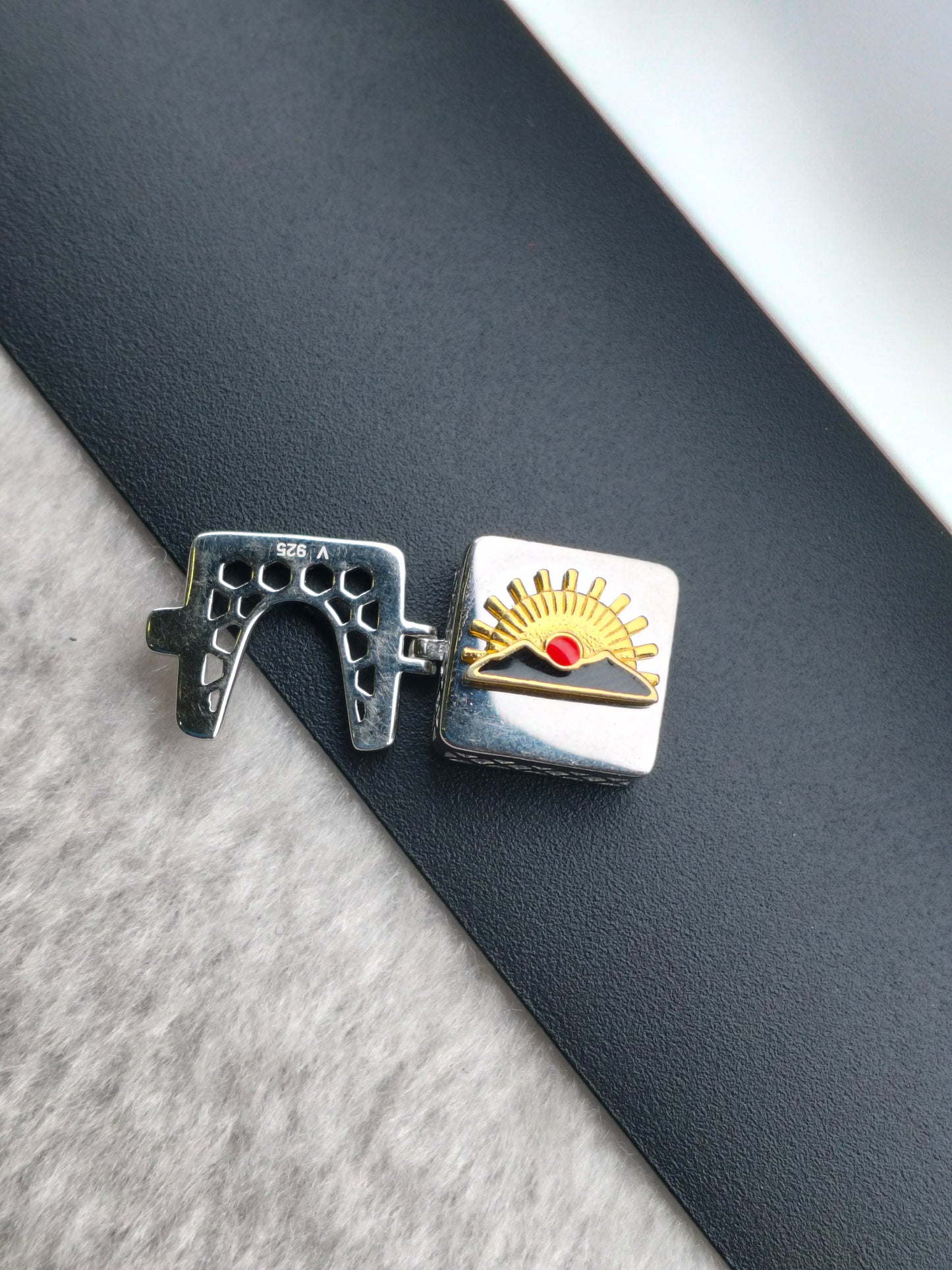 SILVER BUTTON HOLDER|DMK